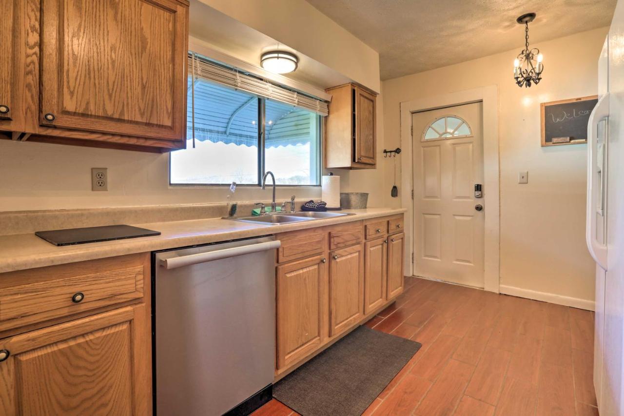 Charming East Bernstadt Retreat Less Than 6 Acre Farm! Exterior foto